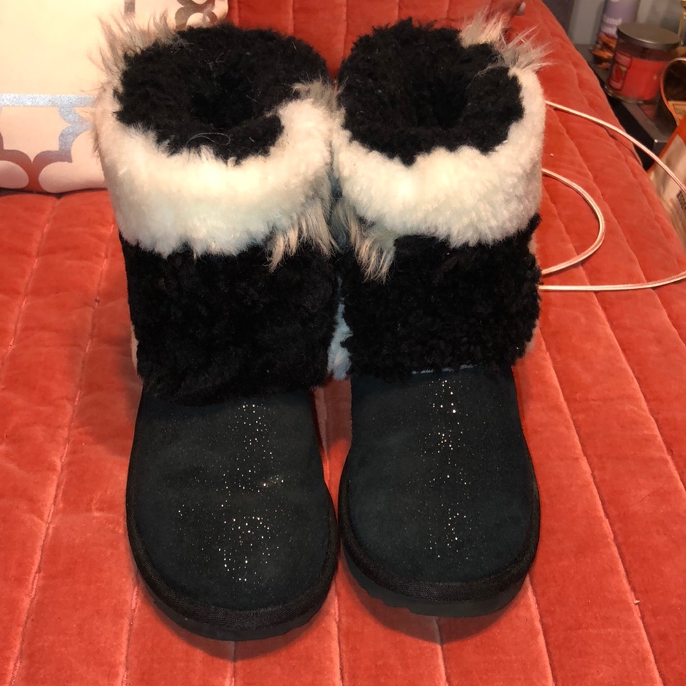 Black & white Uggs